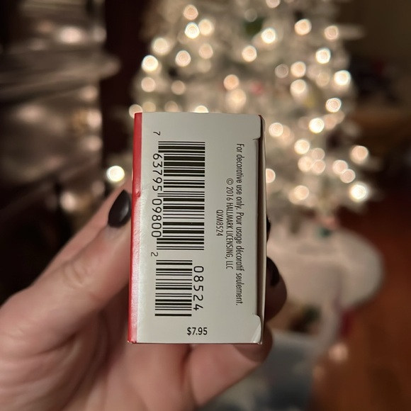 2016 Hallmark Keepsake ornament, a world within - Picture 7 of 7